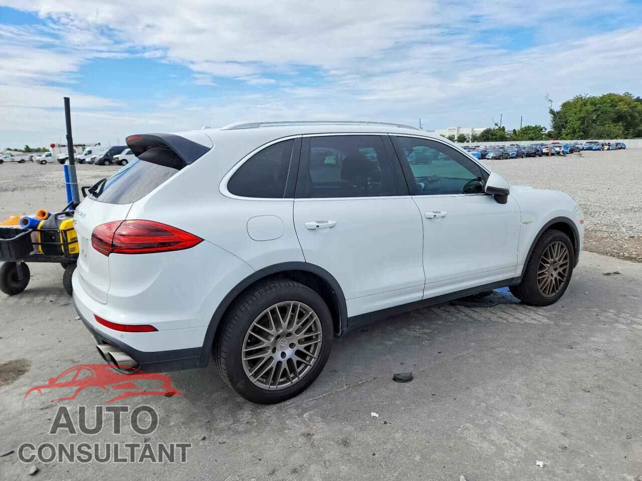 PORSCHE CAYENNE 2016 - WP1AE2A23GLA17559