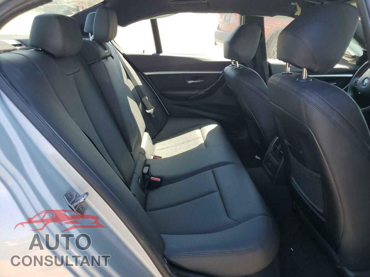 BMW 3 SERIES 2016 - WBA8E3G52GNU04872