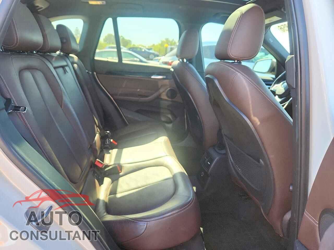 BMW X1 2016 - WBXHT3C34GP888712