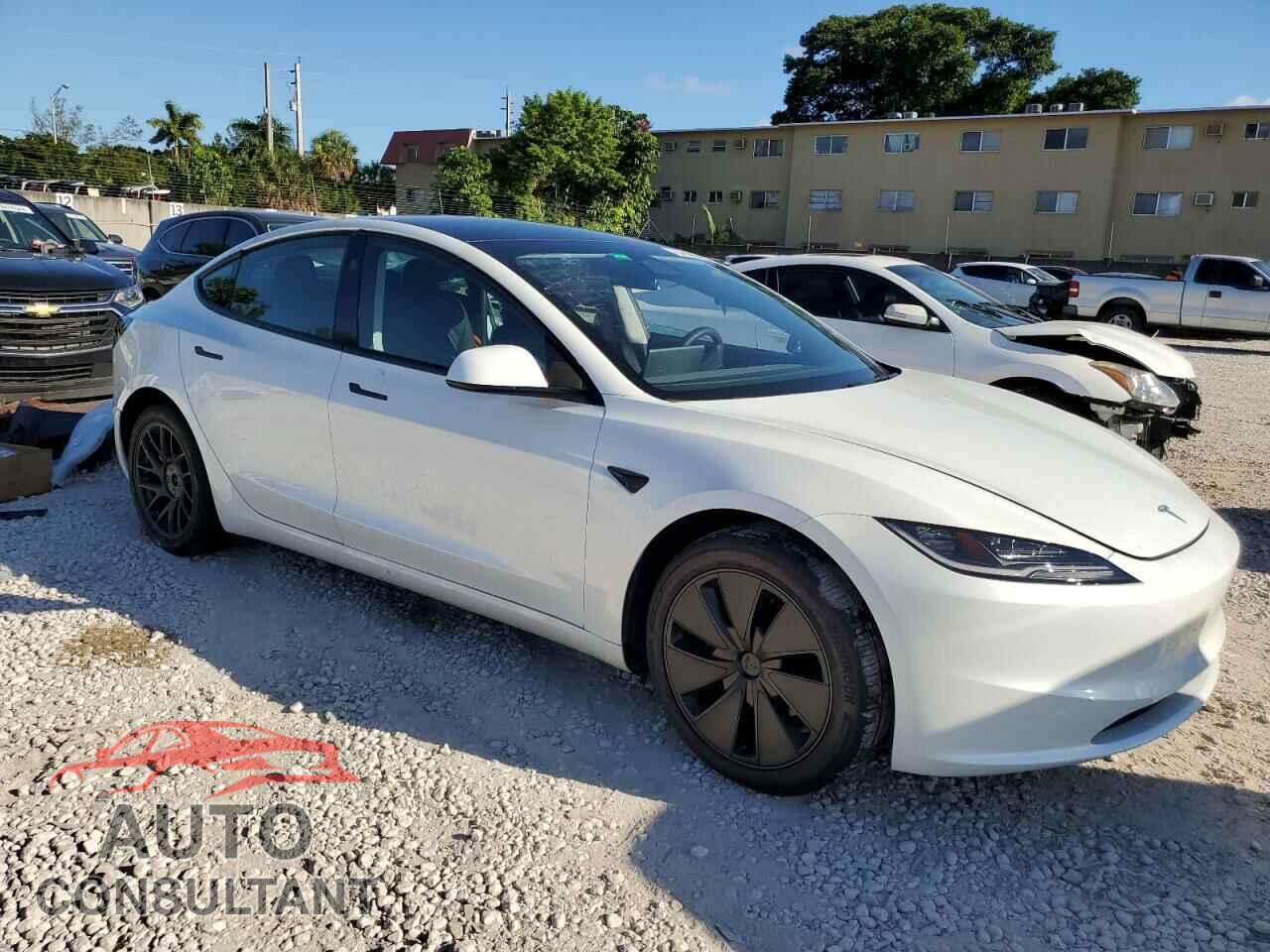 TESLA MODEL 3 2024 - 5YJ3E1EA8RF732820