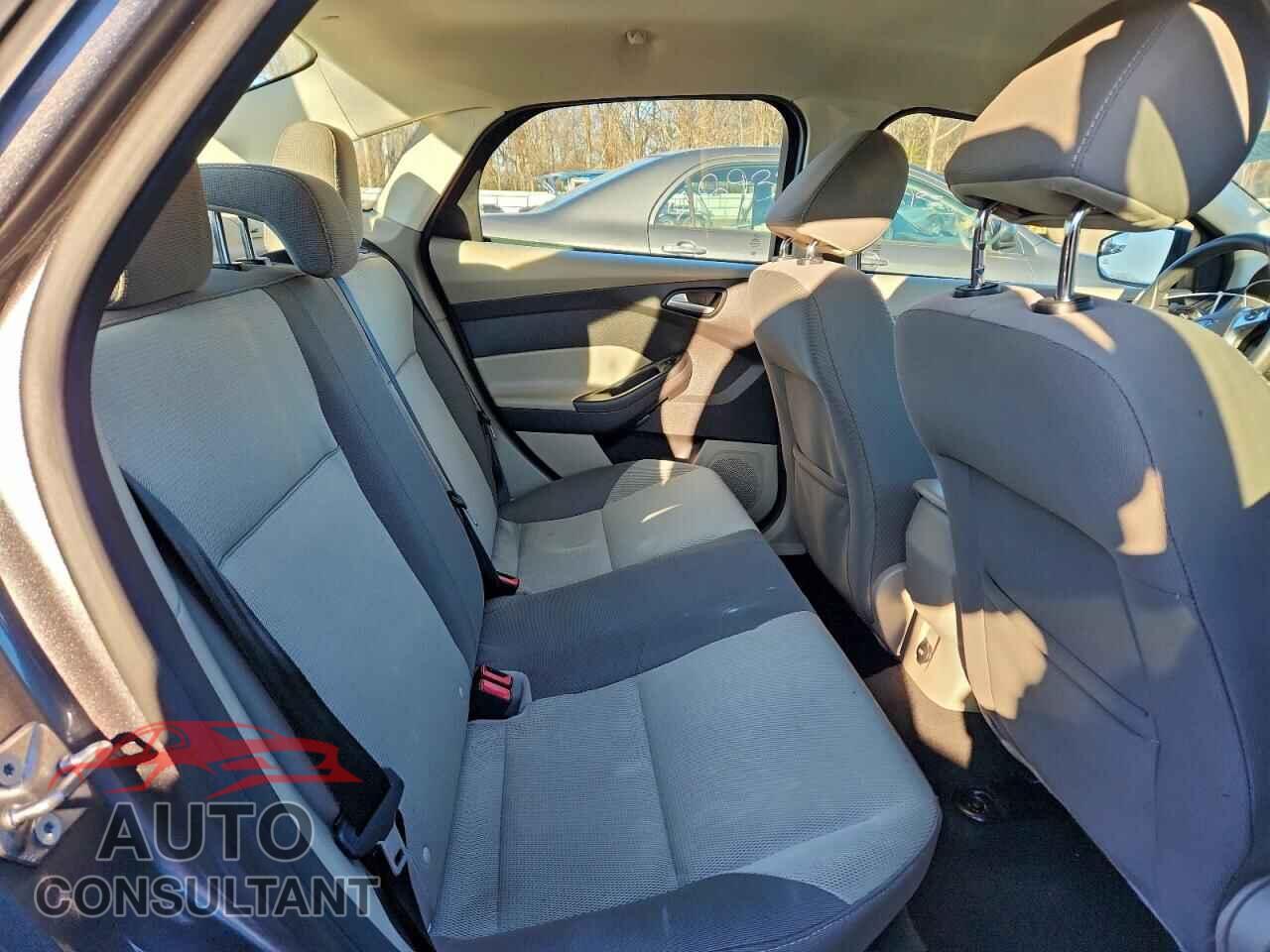 FORD FOCUS 2014 - 1FADP3F27EL437626