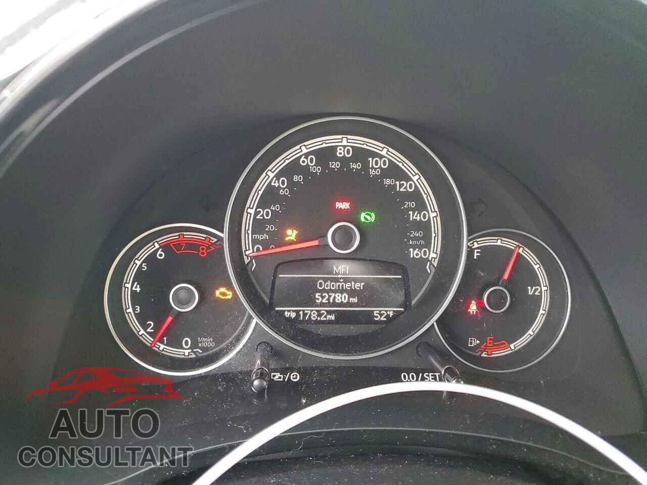 VOLKSWAGEN BEETLE 2017 - 3VWF17AT2HM622369