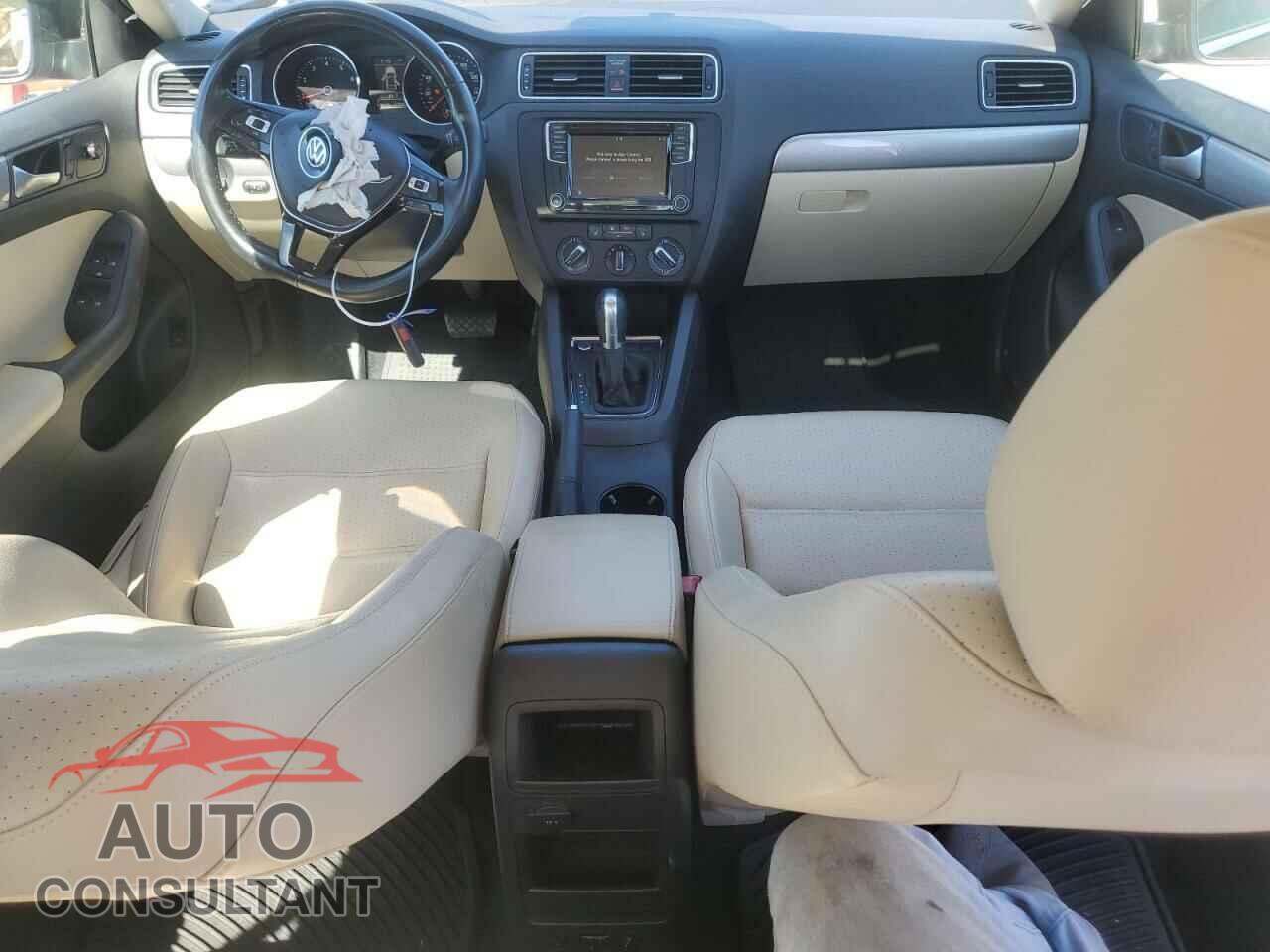 VOLKSWAGEN JETTA 2017 - 3VWDB7AJXHM201695