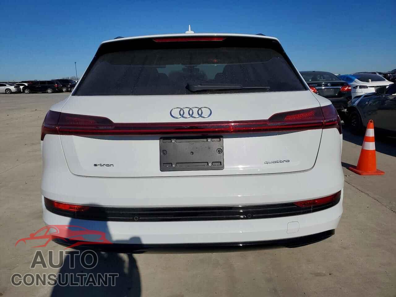 AUDI E-TRON 2021 - WA1AAAGE8MB031400