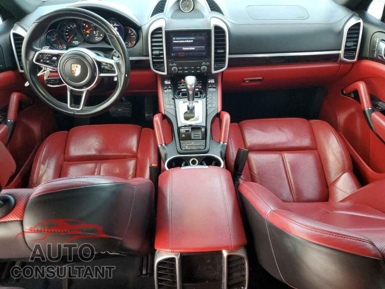 PORSCHE CAYENNE 2017 - WP1AA2A29HKA88848