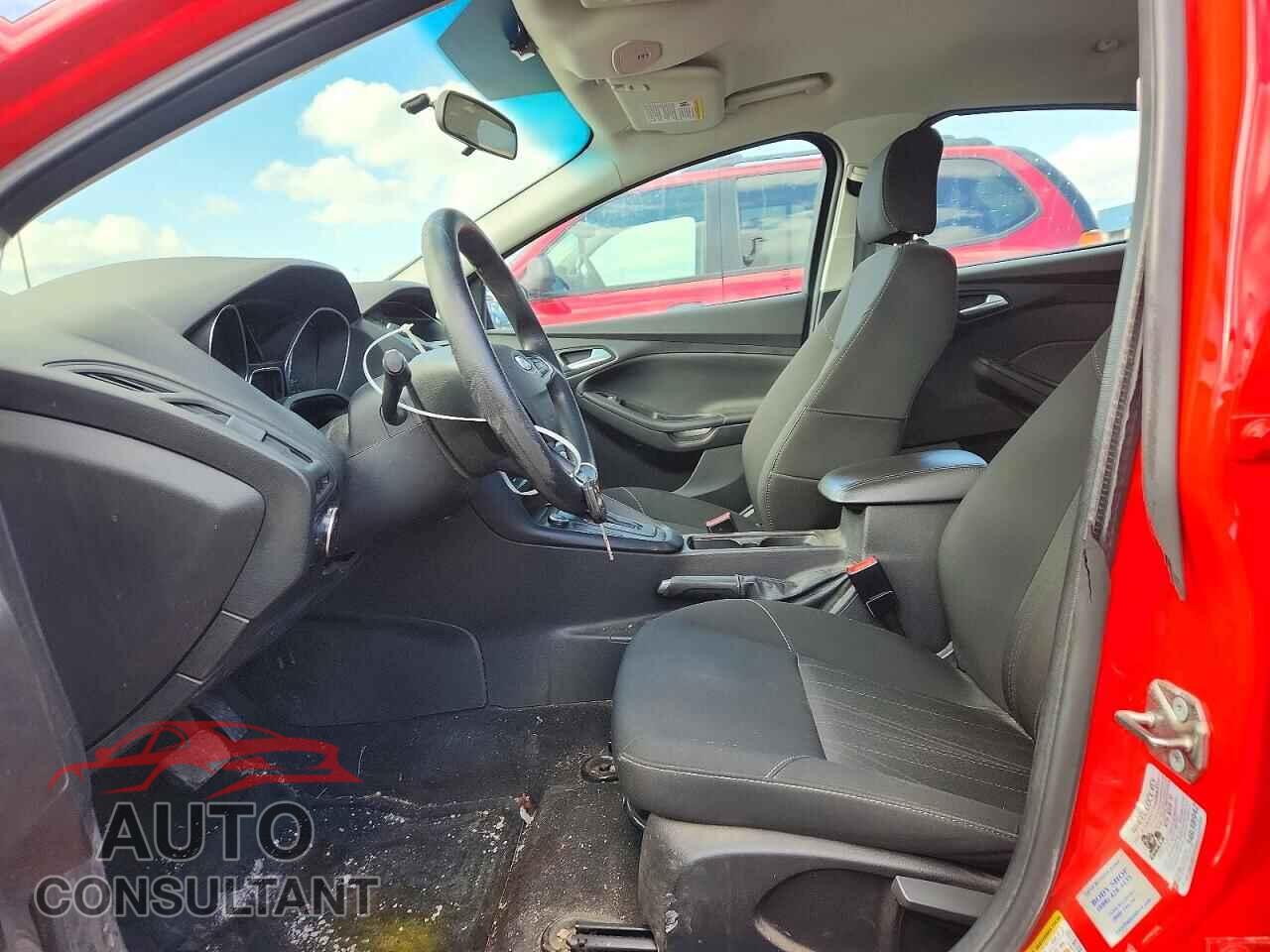 FORD FOCUS 2017 - 1FADP3K27HL318405