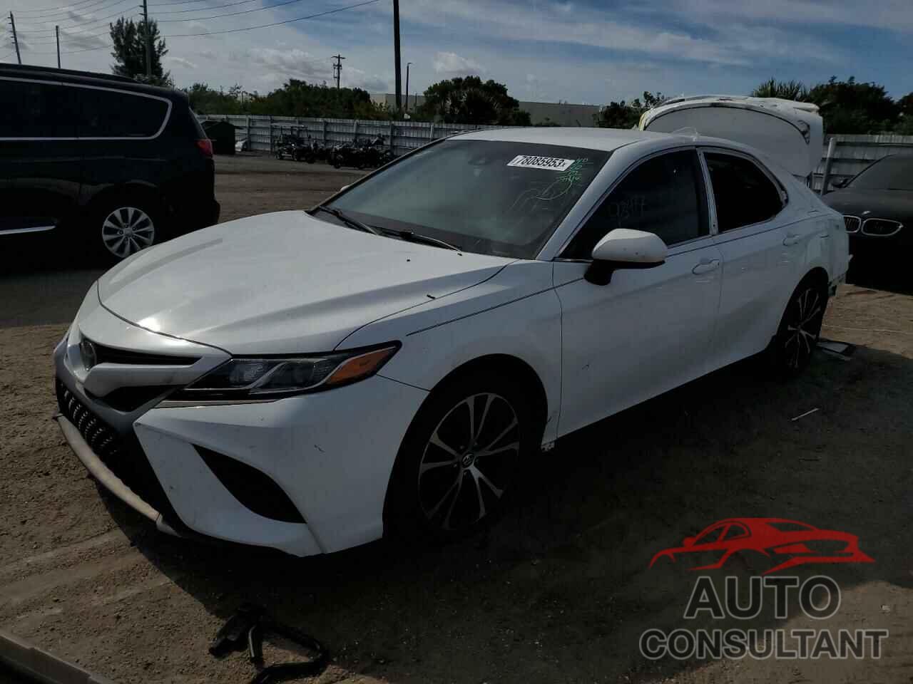 TOYOTA CAMRY 2018 - 4T1B11HK3JU604178