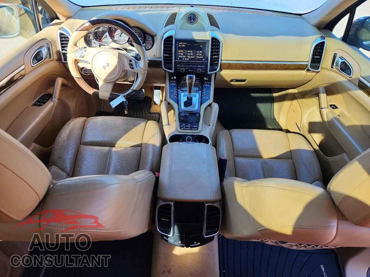 PORSCHE CAYENNE 2012 - WP1AA2A20CLA11157