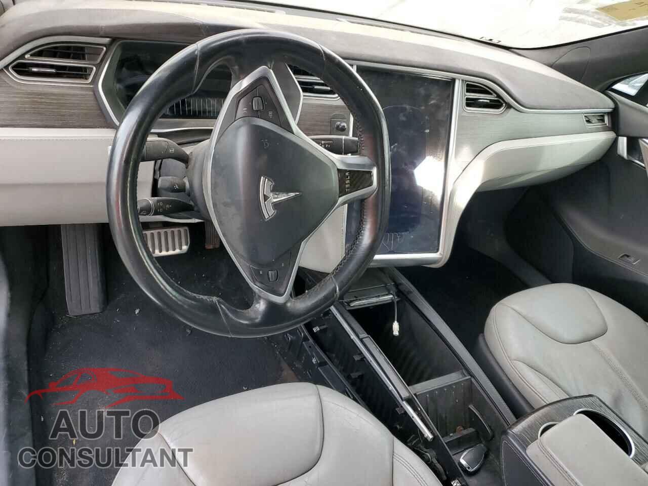 TESLA MODEL S 2015 - 5YJSA1E18FF107160