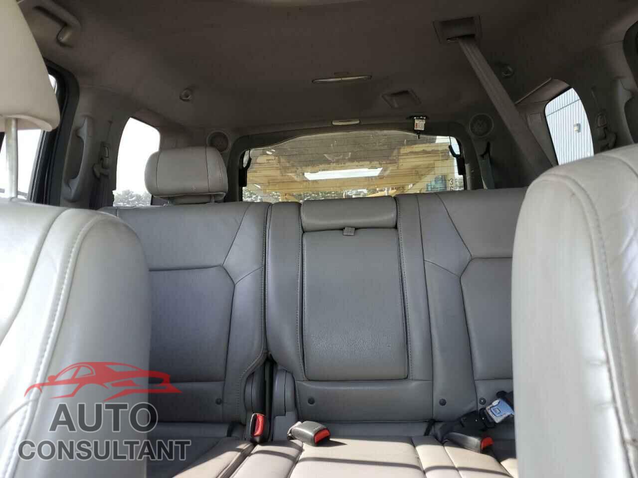 HONDA PILOT 2011 - 5FNYF4H74BB018984