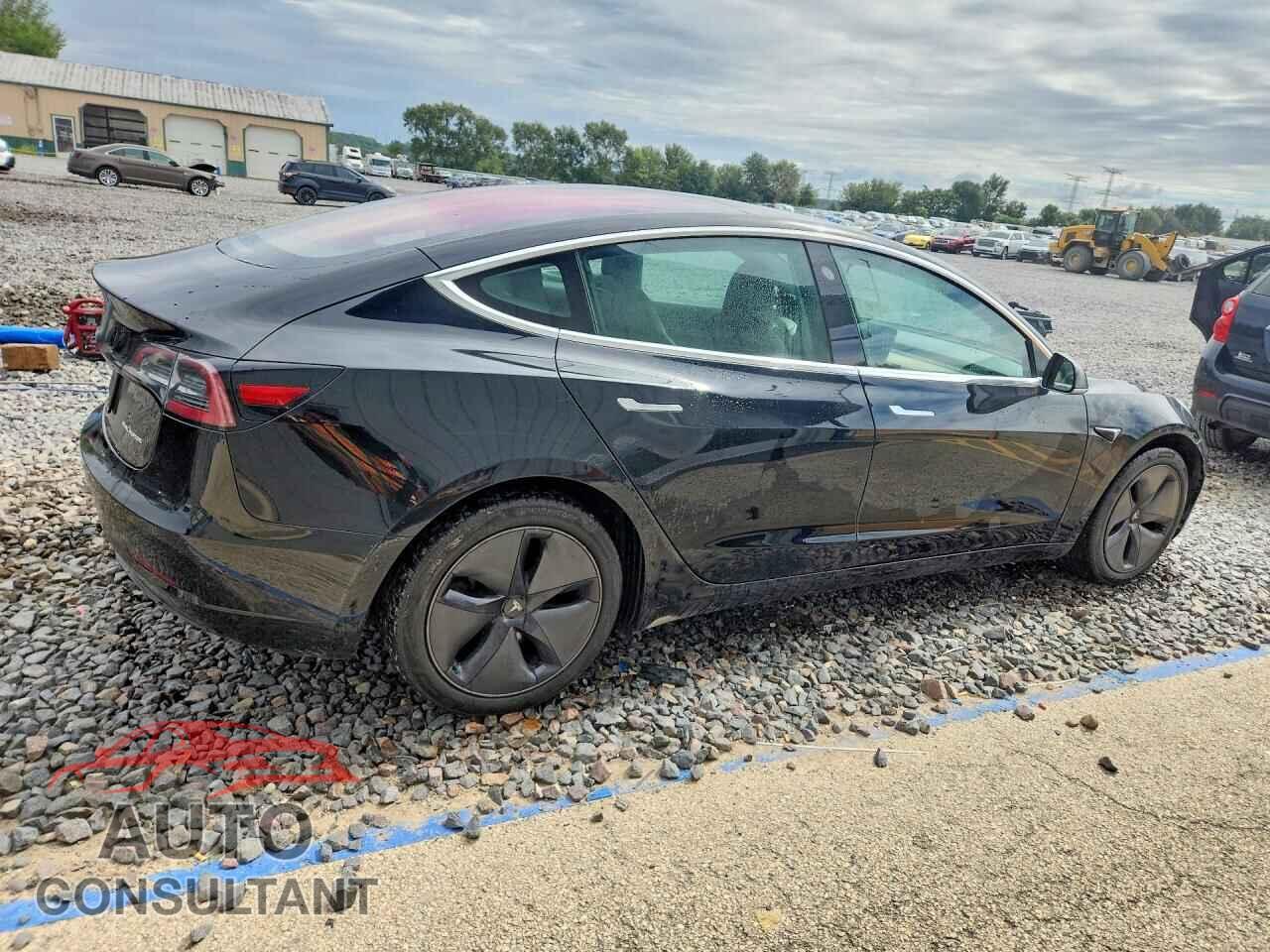 TESLA MODEL 3 2019 - 5YJ3E1EB7KF199065