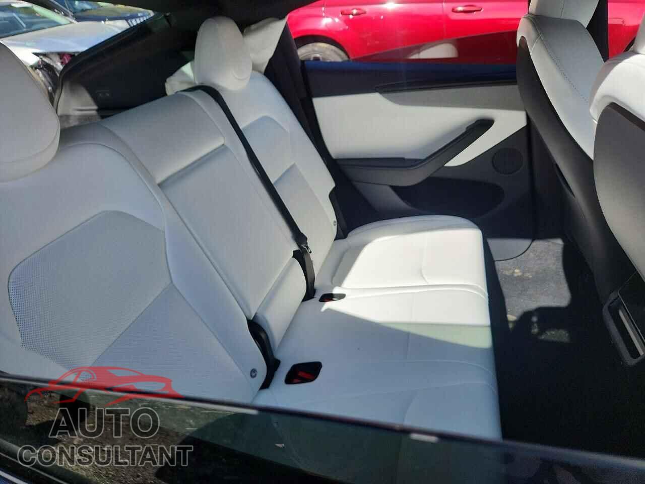 TESLA MODEL Y 2026 - 7SAYGDED3TF658602