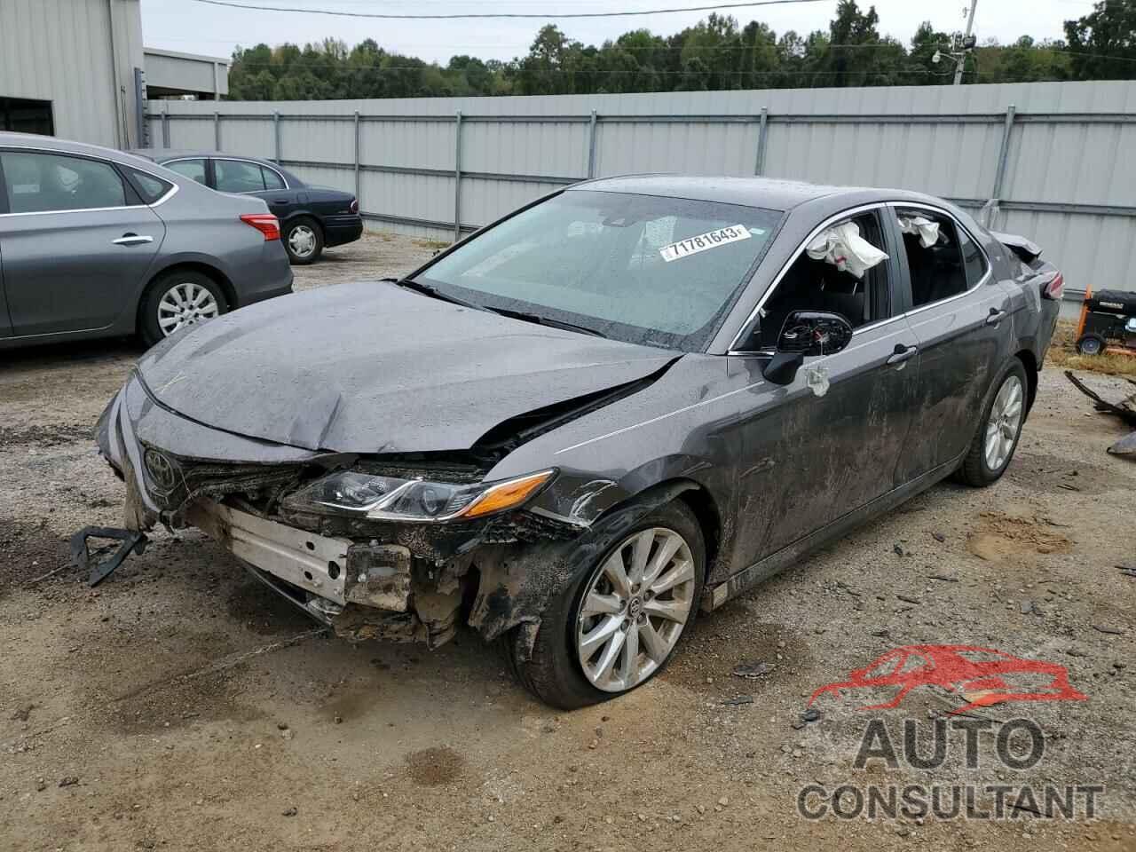 TOYOTA CAMRY 2018 - 4T1B11HK1JU535507