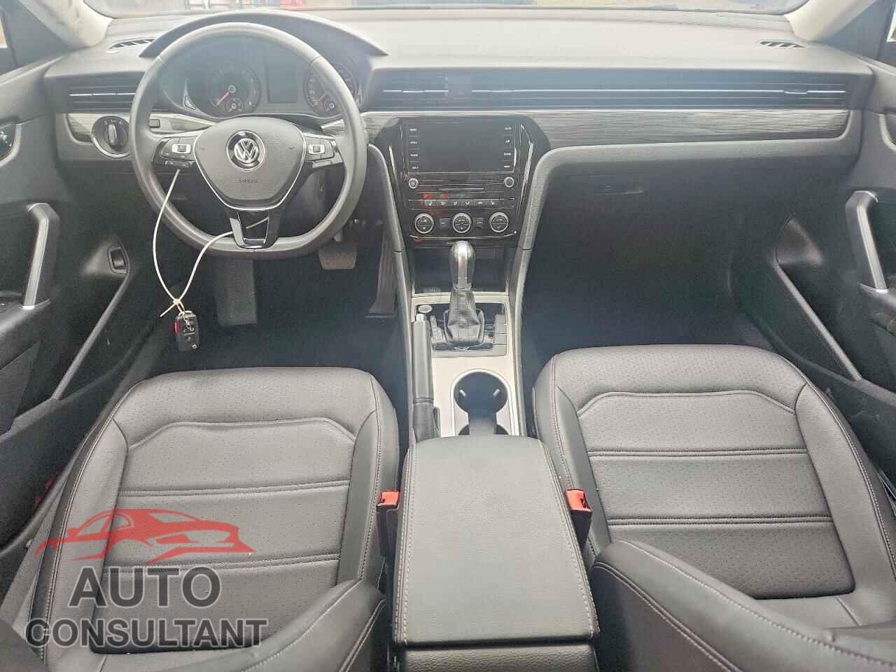 VOLKSWAGEN PASSAT 2021 - 1VWBA7A39MC005593