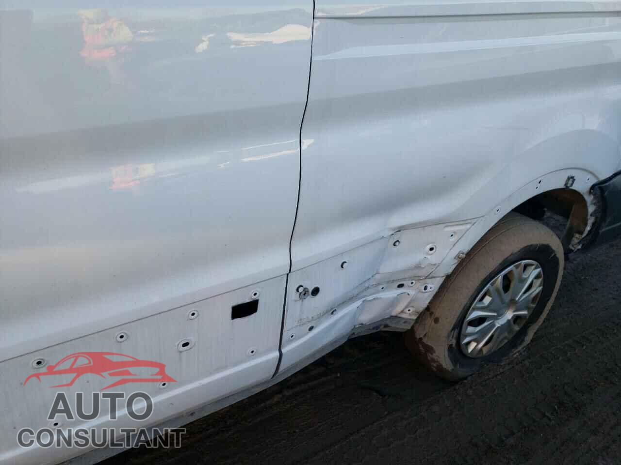 FORD TRANSIT CO 2018 - 1FTYR2CM7JKB11122