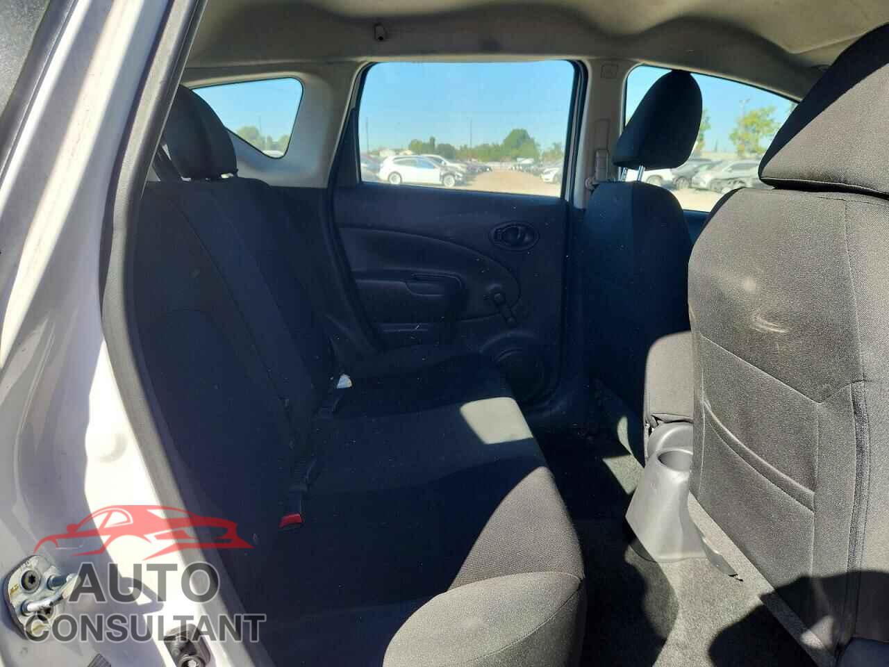 NISSAN VERSA 2017 - 3N1CE2CP3HL352185