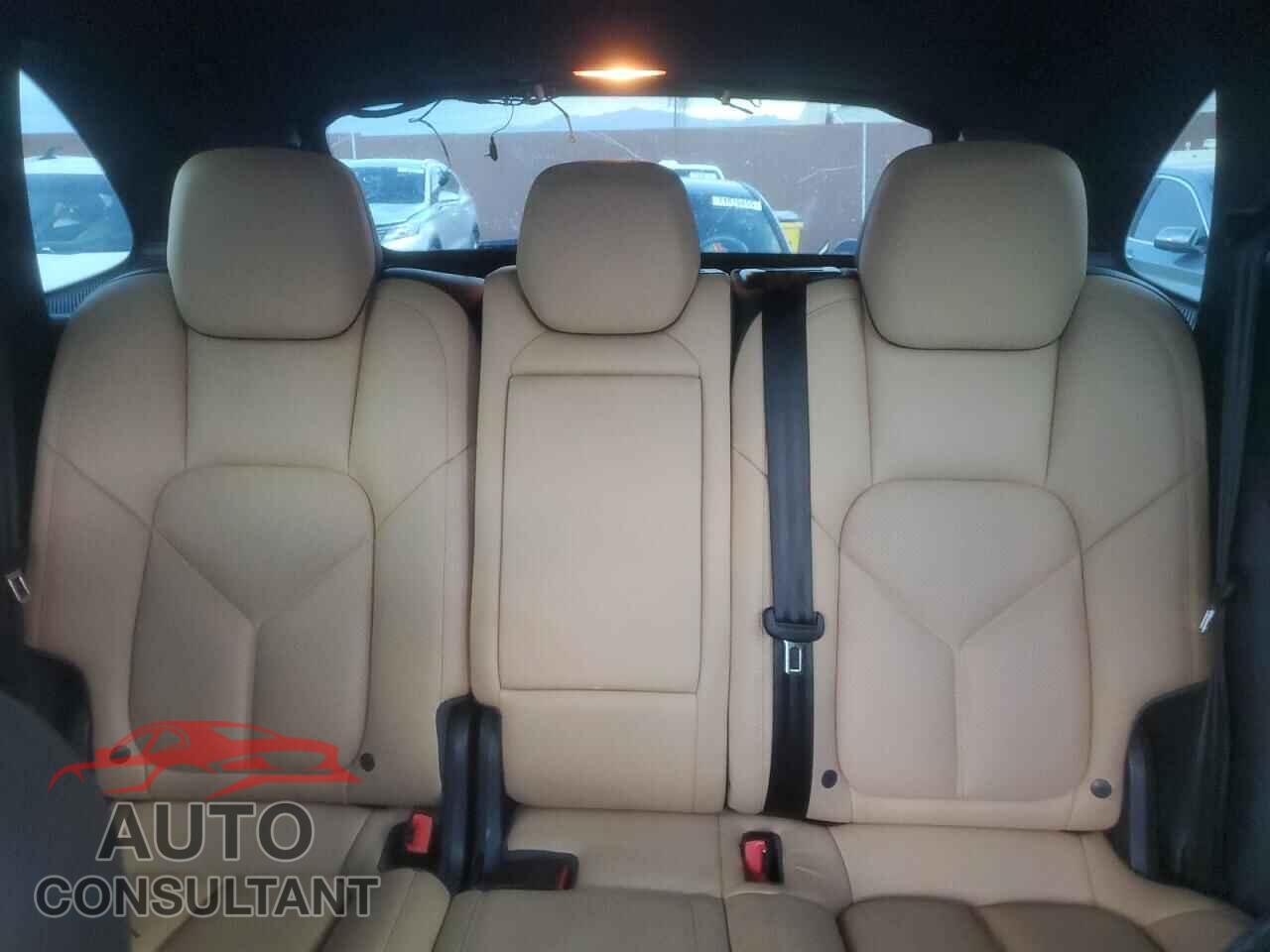 PORSCHE CAYENNE 2016 - WP1AA2A20GKA09694