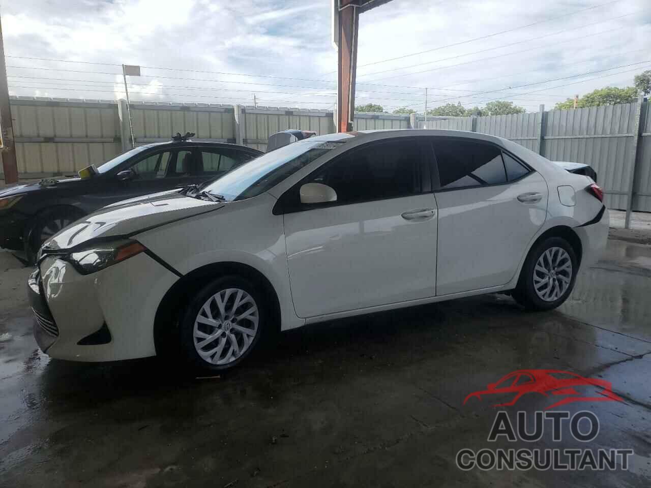 TOYOTA COROLLA 2017 - 5YFBURHE5HP681355