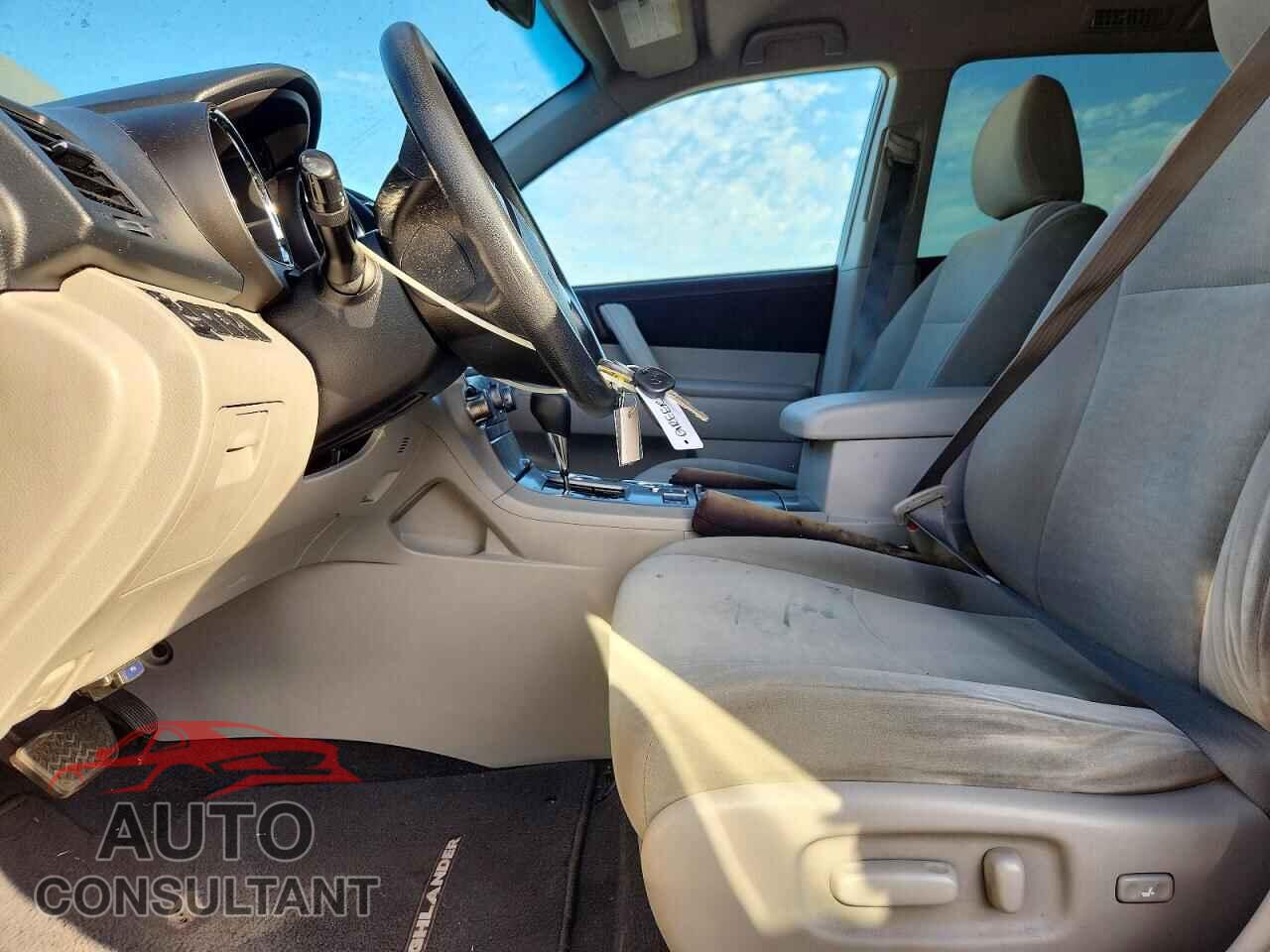 TOYOTA HIGHLANDER 2013 - 5TDBK3EH8DS210478