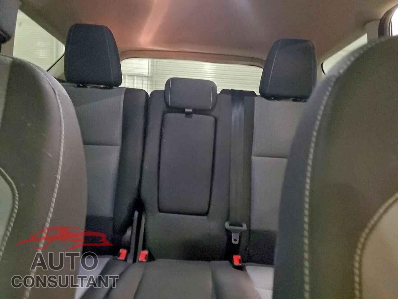 FORD ESCAPE 2017 - 1FMCU9GD9HUD02420
