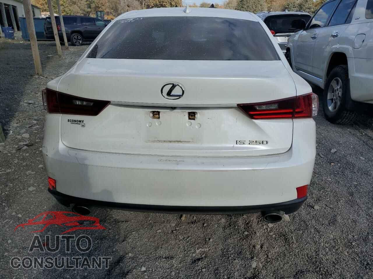 LEXUS IS 2015 - JTHBF1D24F5045705