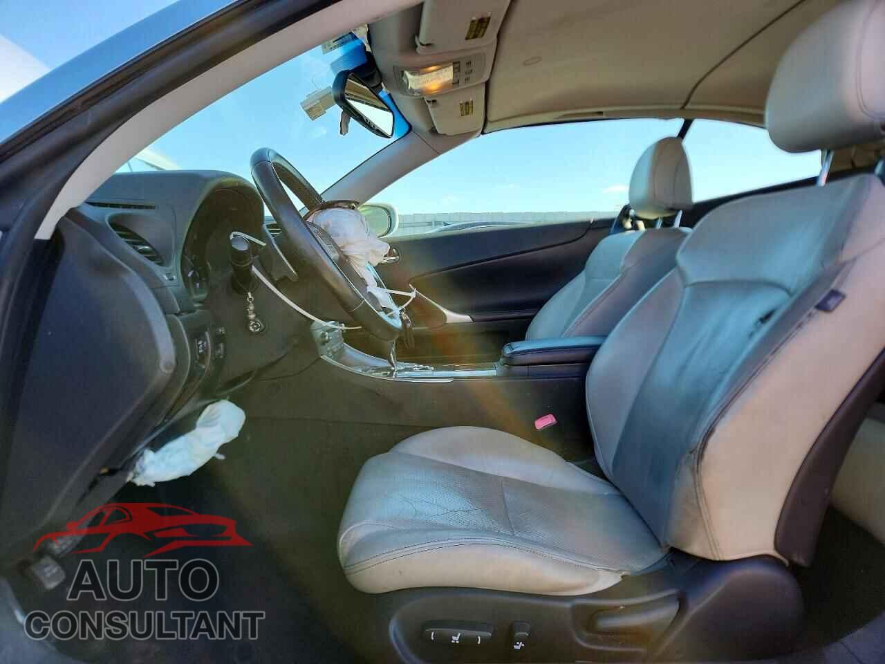 LEXUS IS 2011 - JTHFF2C28B2520423