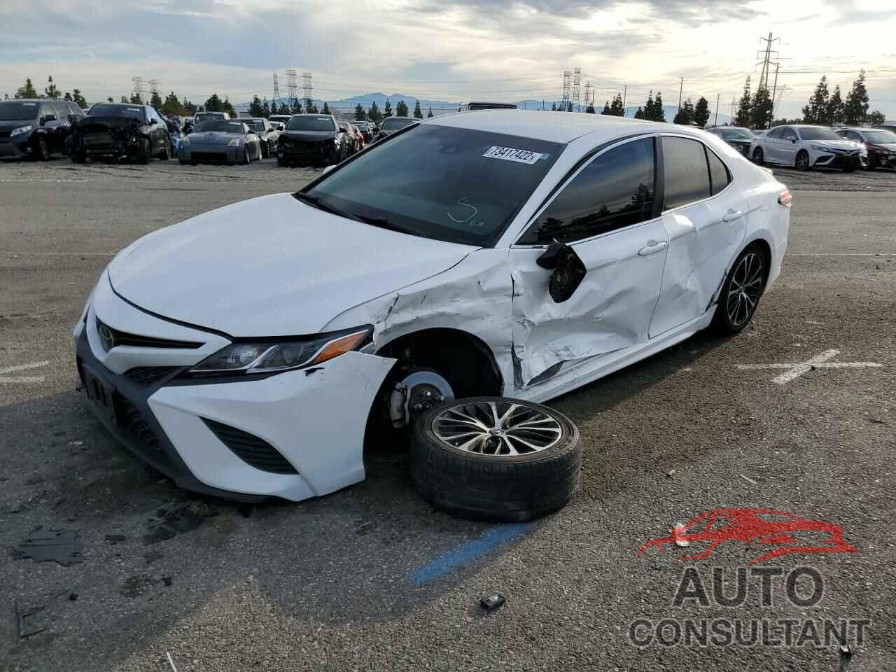 TOYOTA CAMRY 2018 - 4T1B11HK9JU588018