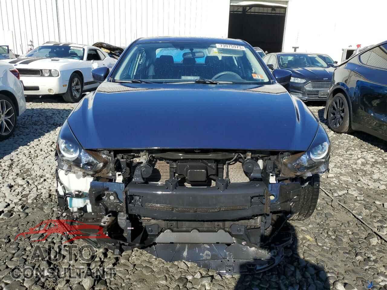 MAZDA 3 2017 - 3MZBN1U78HM142058