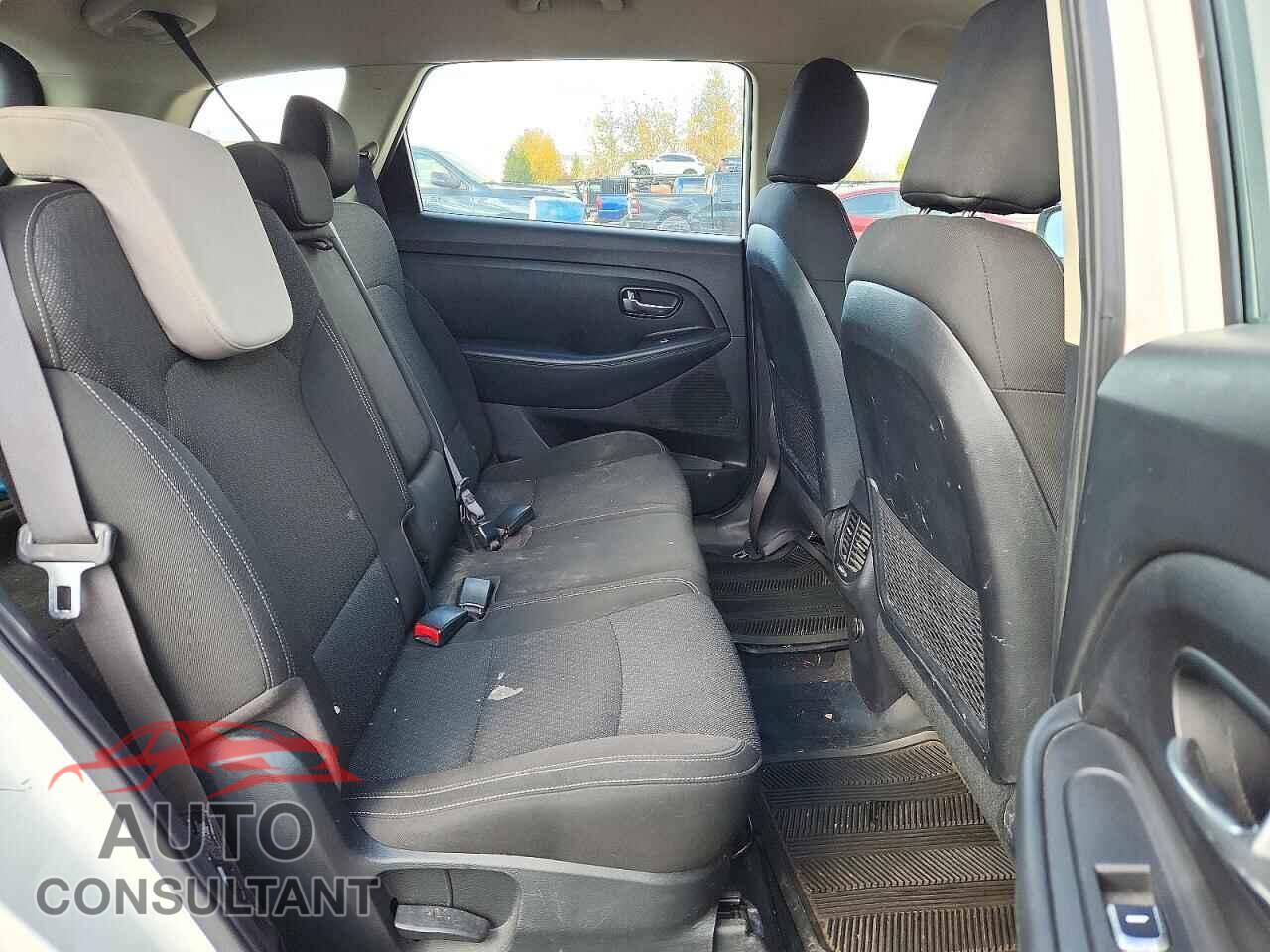 KIA RONDO 2017 - KNAHT8A34H7184151