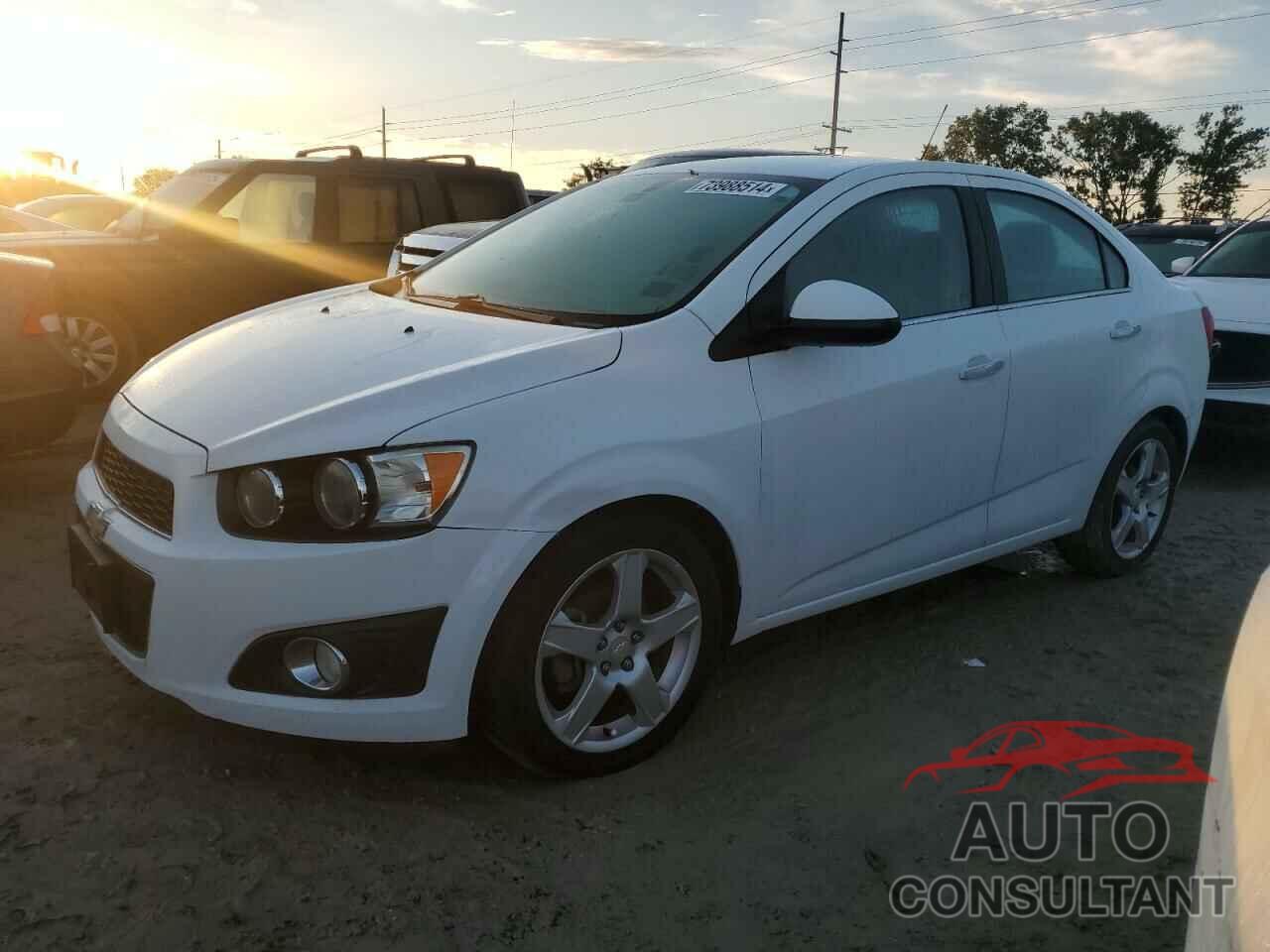 CHEVROLET SONIC 2015 - 1G1JE5SB9F4145002
