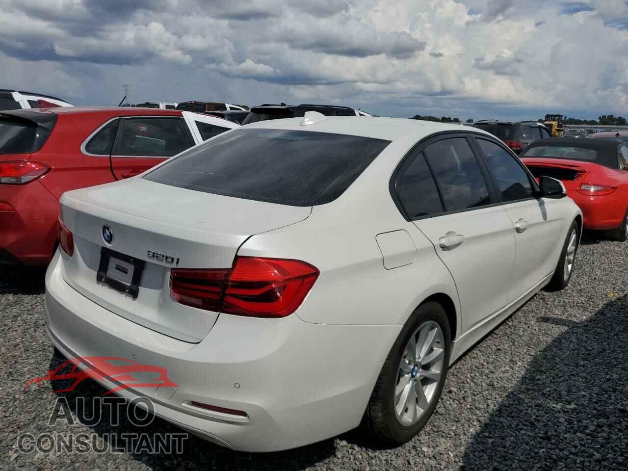 BMW 3 SERIES 2016 - WBA8E1G50GNU10206