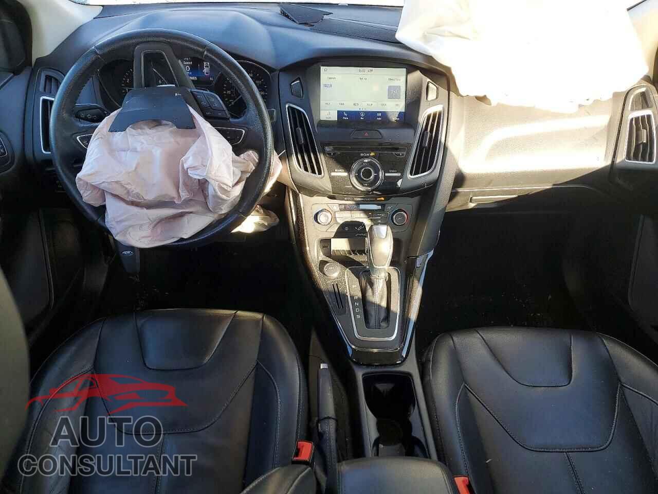 FORD FOCUS 2016 - 1FADP3J25GL219453