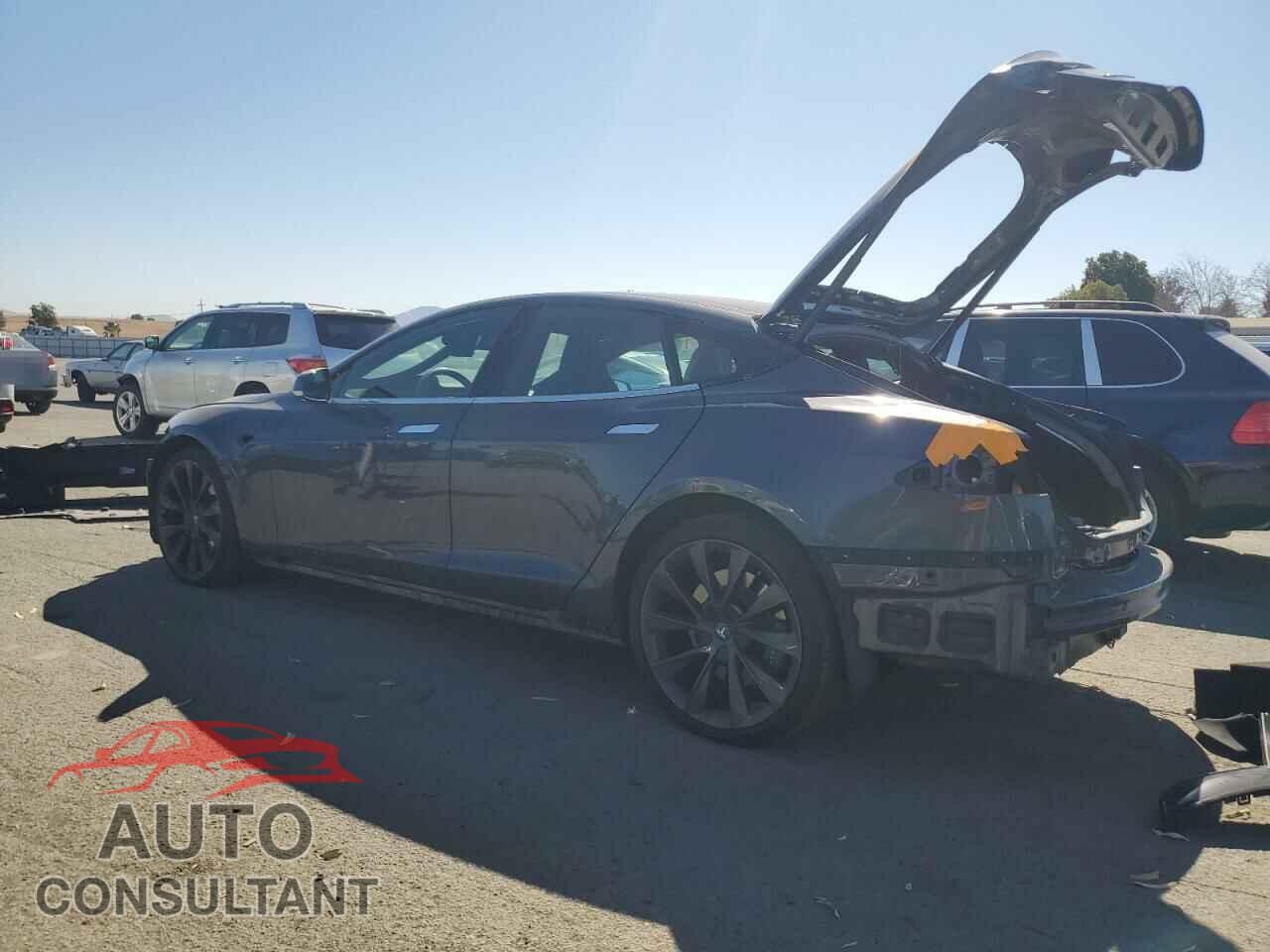 TESLA MODEL S 2018 - 5YJSA1E26JF267684