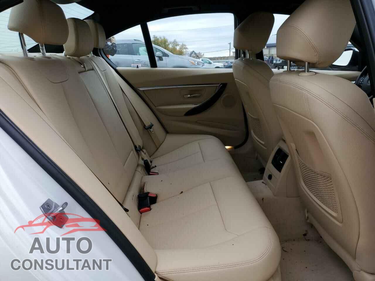 BMW 3 SERIES 2016 - WBA8E3G56GNU05037