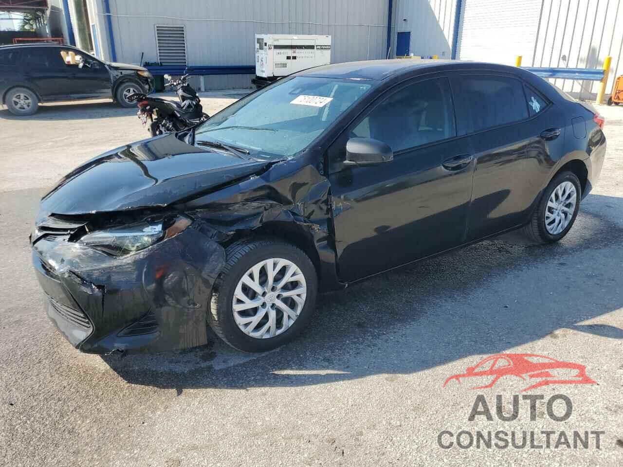 TOYOTA COROLLA 2018 - 5YFBURHE2JP769219