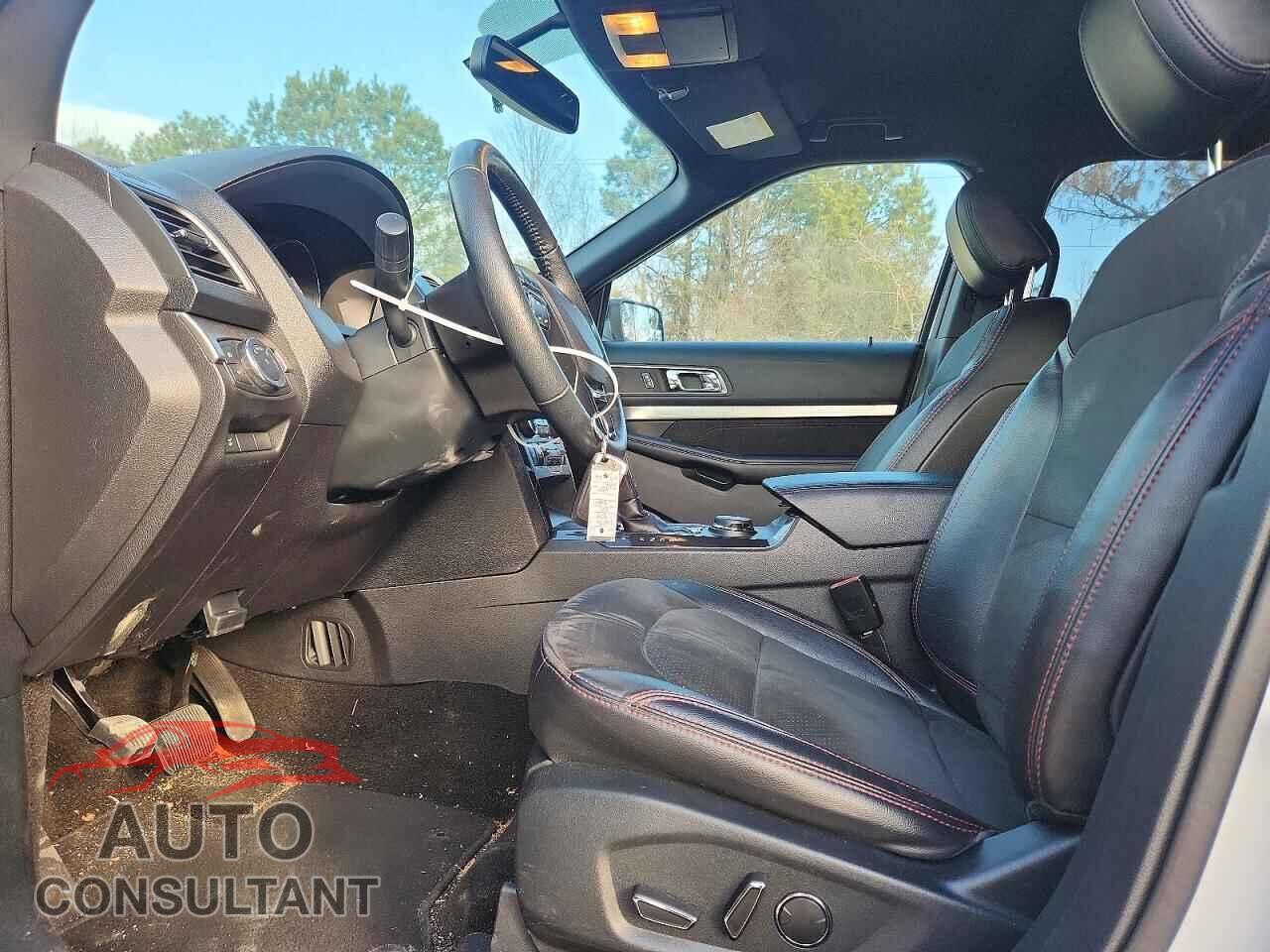 FORD EXPLORER 2018 - 1FM5K8D88JGB50599