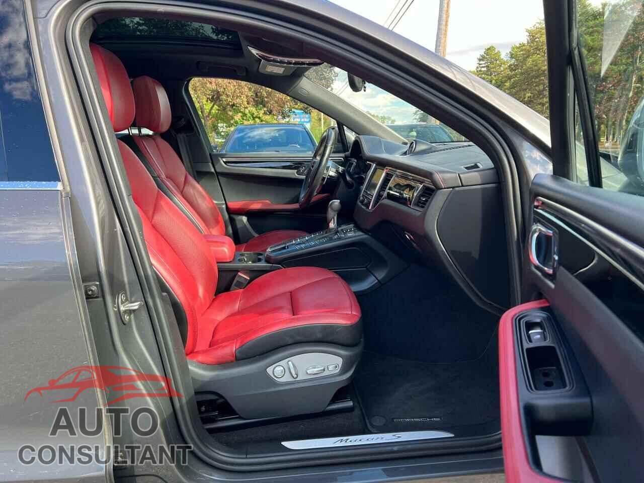 PORSCHE MACAN 2016 - WP1AB2A54GLB42895