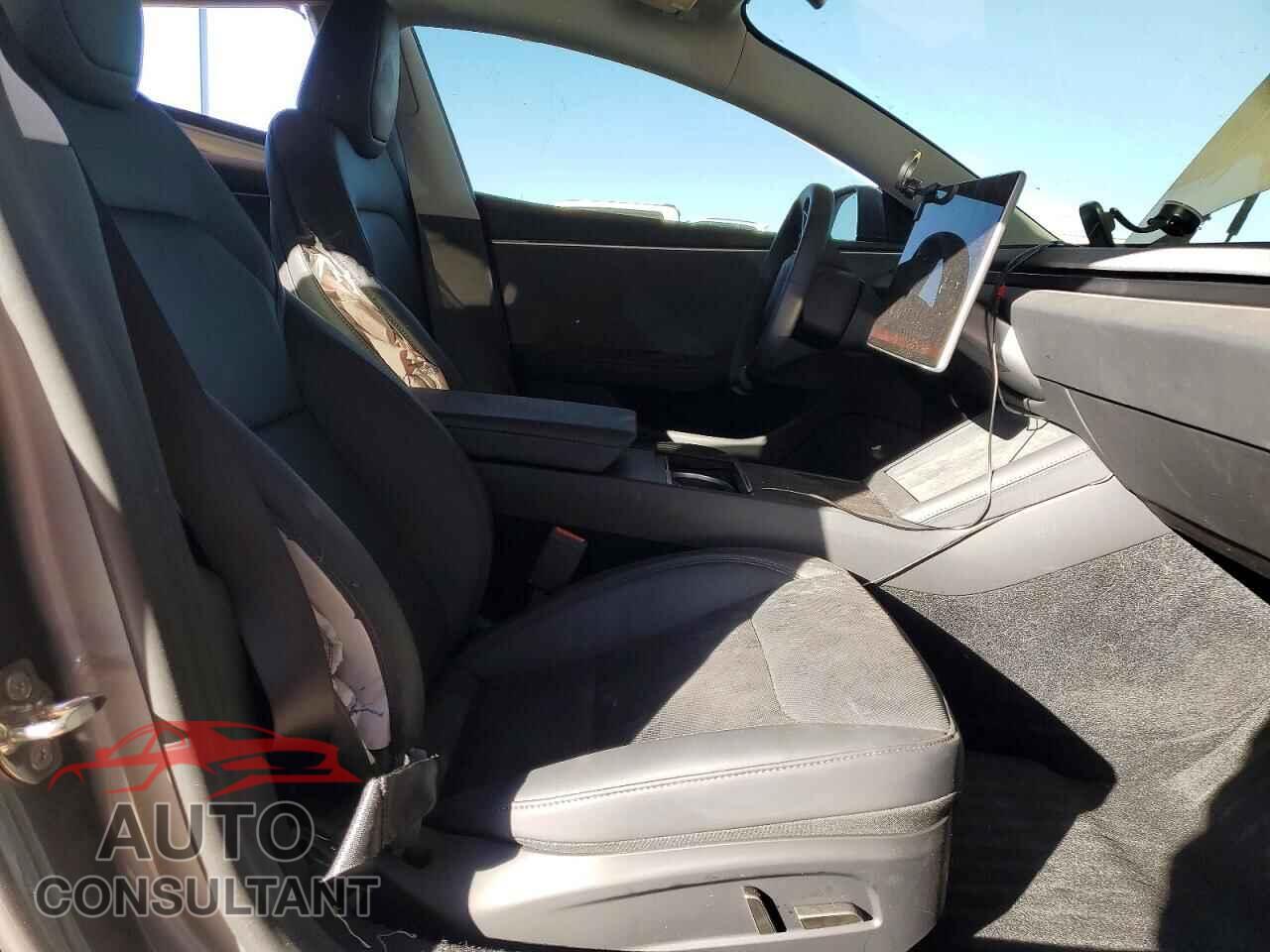 TESLA MODEL 3 2024 - 5YJ3E1EA3RF854842