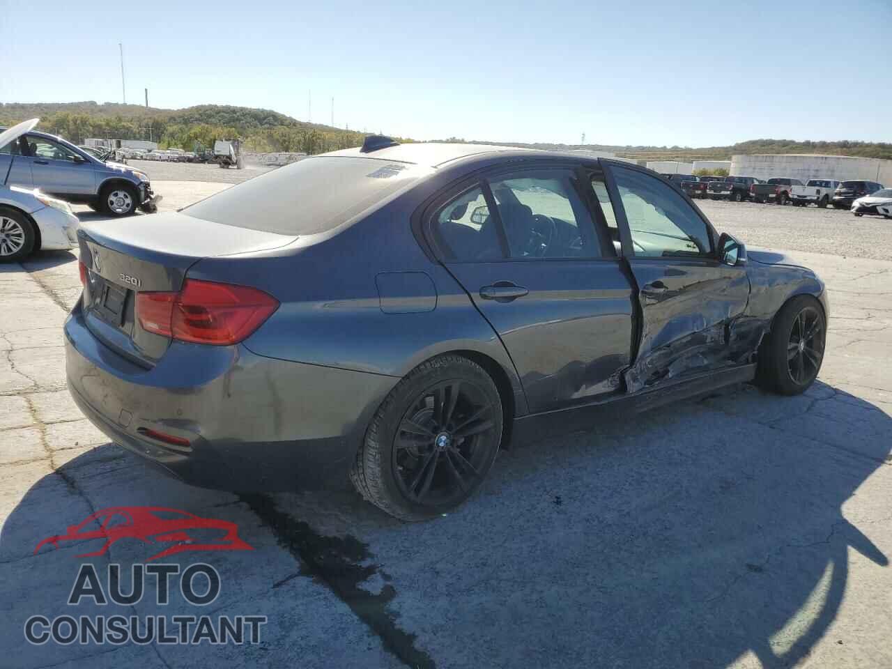 BMW 3 SERIES 2016 - WBA8E1G53GNU10619