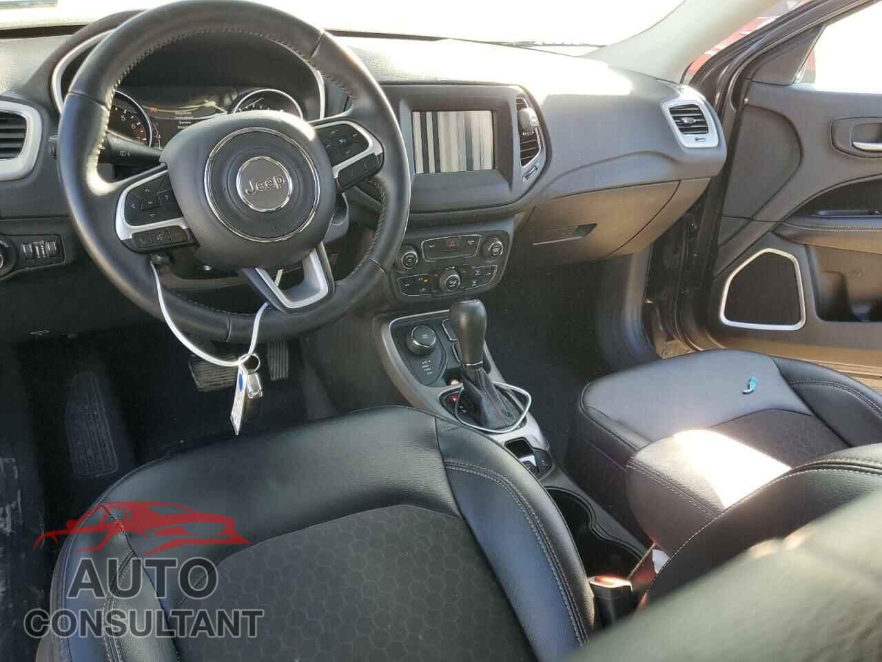 JEEP COMPASS 2017 - 3C4NJDBB9HT664577