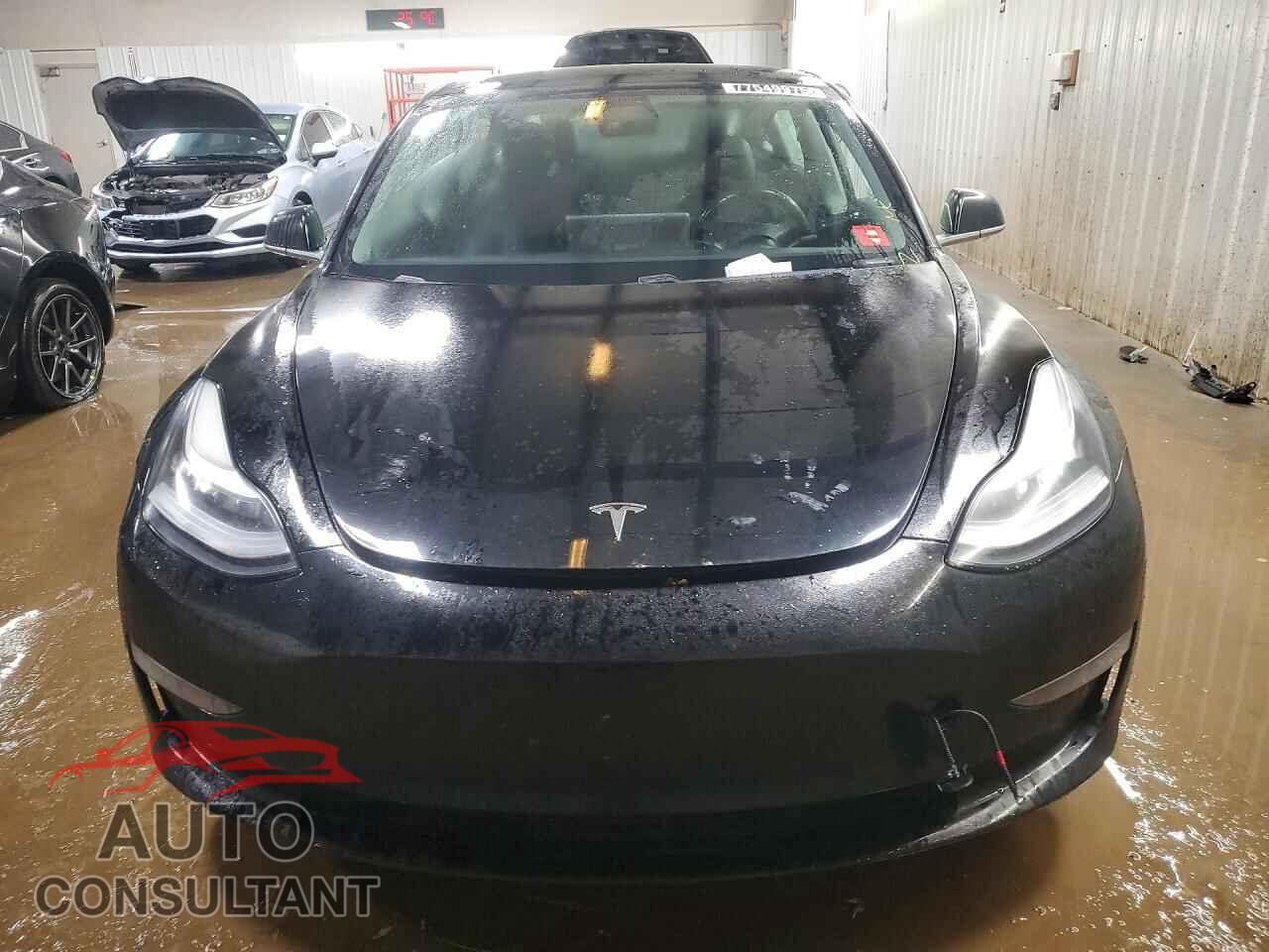TESLA MODEL 3 2019 - 5YJ3E1EB9KF211006