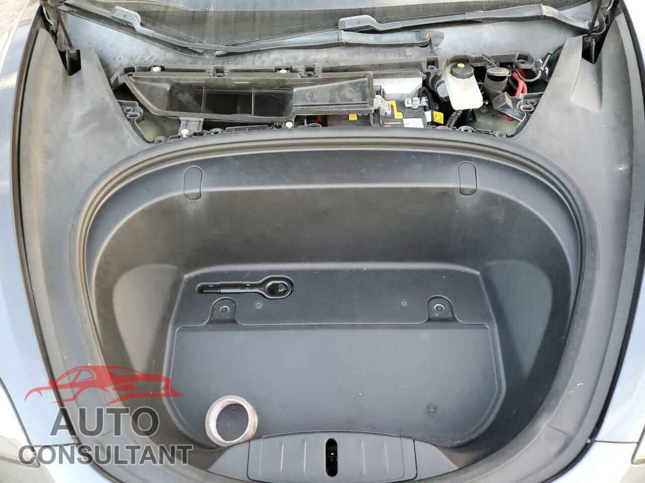 TESLA MODEL 3 2019 - 5YJ3E1EA2KF435595