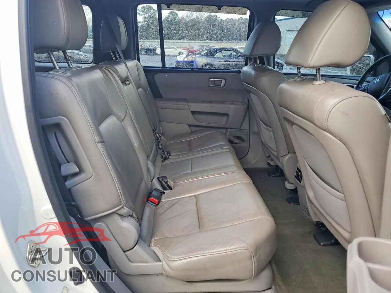 HONDA PILOT 2015 - 5FNYF3H91FB026526