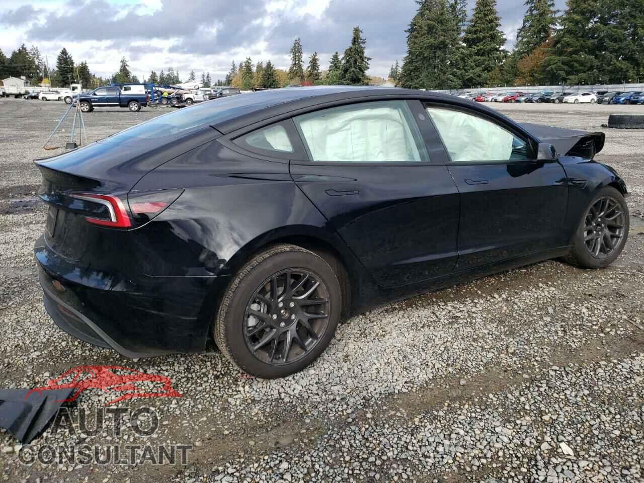 TESLA MODEL 3 2024 - 5YJ3E1EA8RF726757