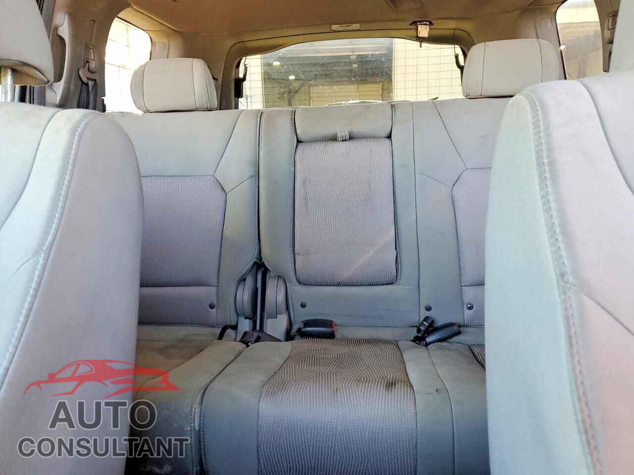 HONDA PILOT 2010 - 5FNYF4H49AB008357