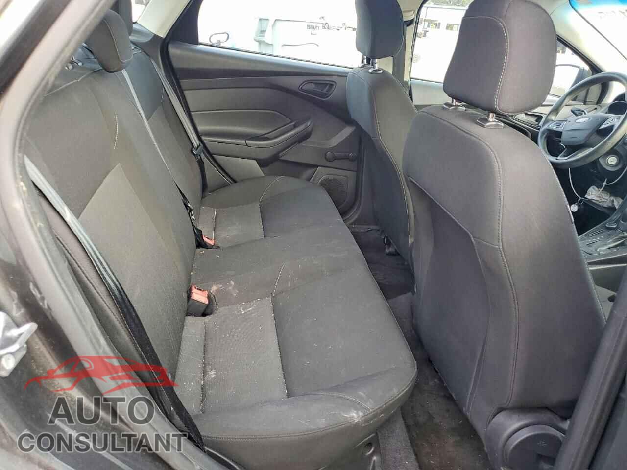 FORD FOCUS 2017 - 1FADP3E22HL222614