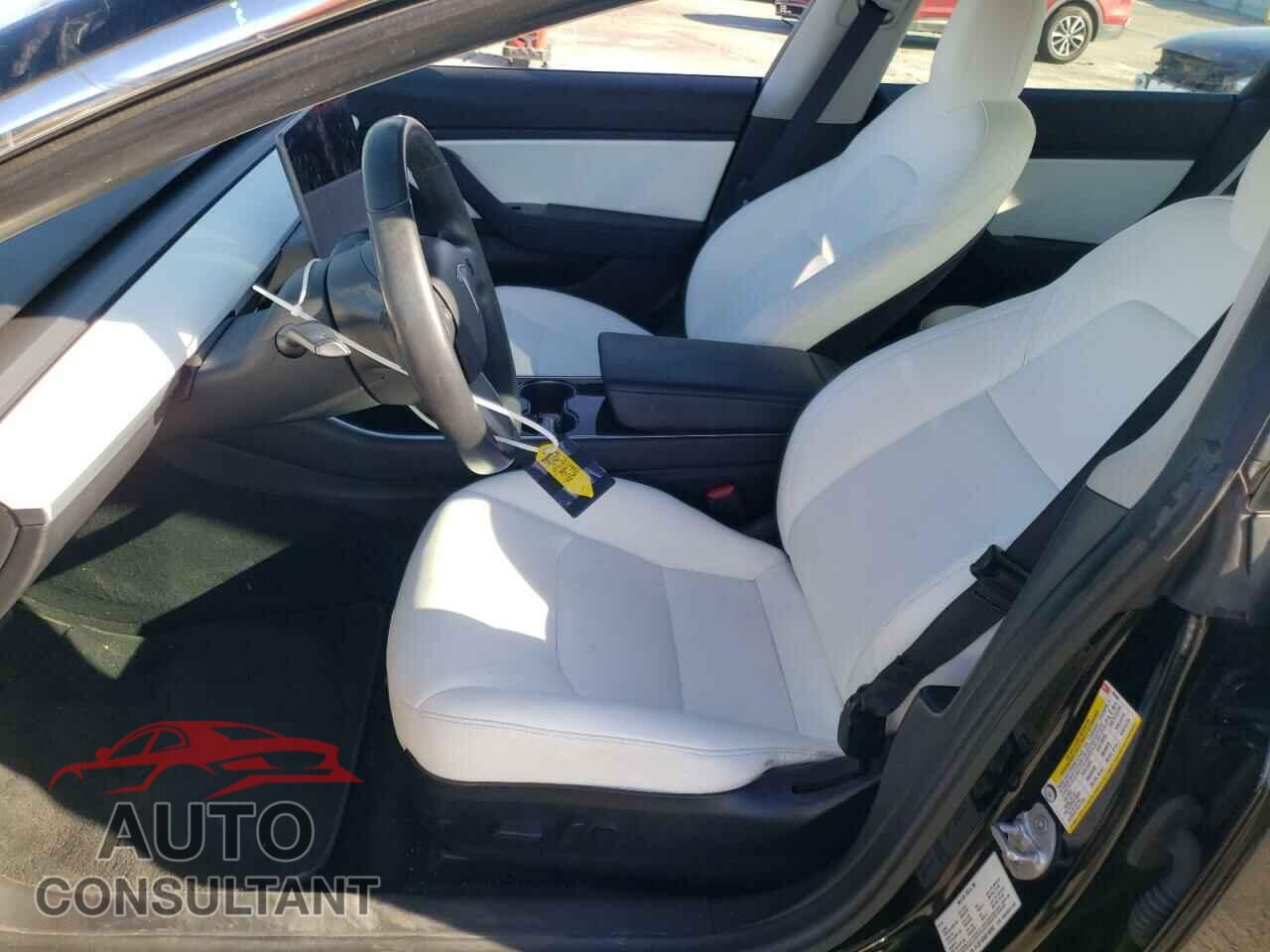 TESLA MODEL 3 2019 - 5YJ3E1EB8KF192352