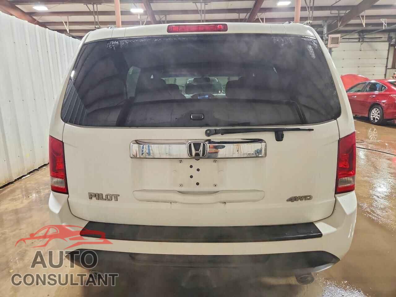 HONDA PILOT 2015 - 5FNYF4H57FB008051