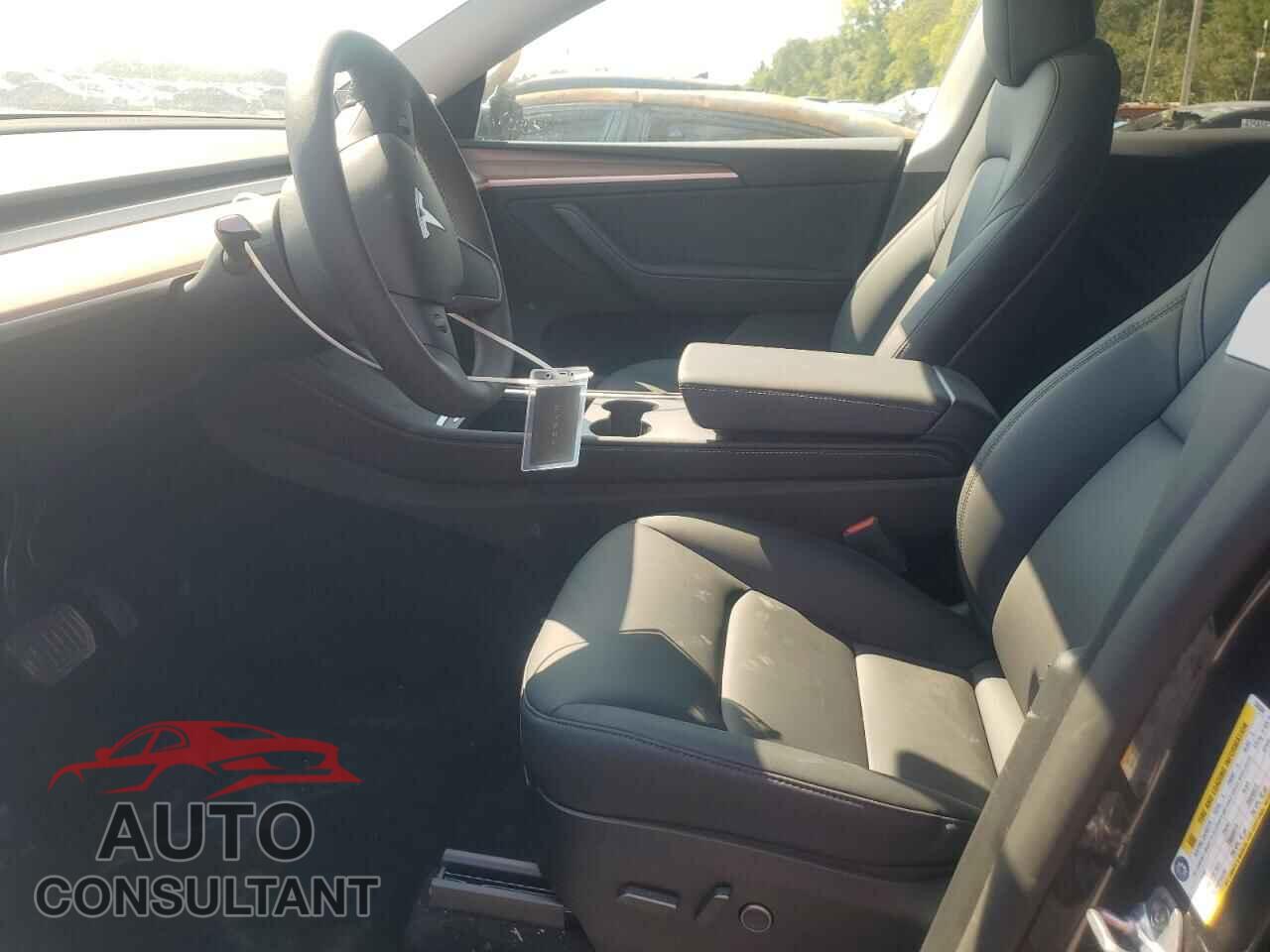 TESLA MODEL Y 2025 - 7SAYGDED2SA358304