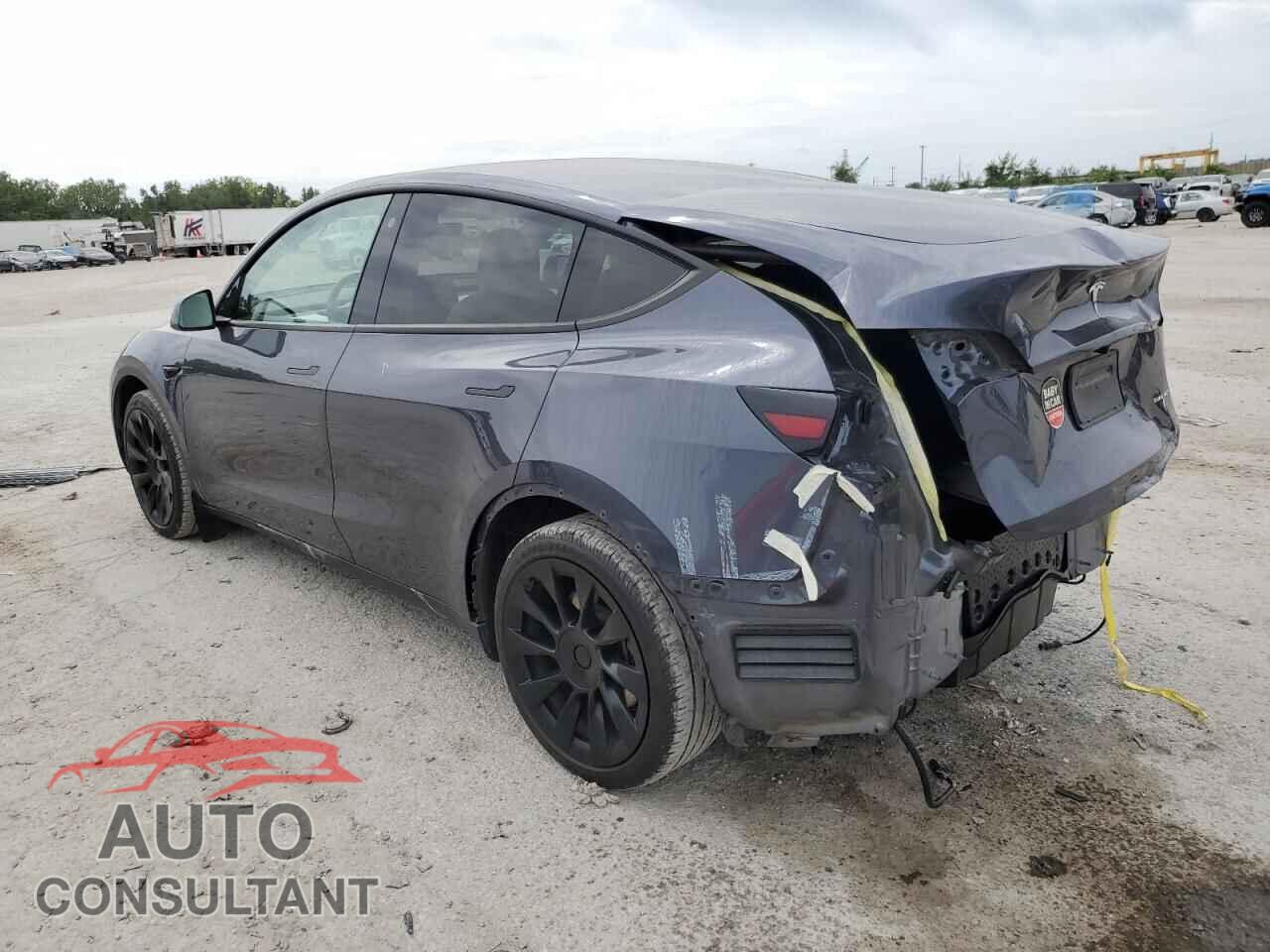 TESLA MODEL Y 2023 - 7SAYGDEE1PF617593